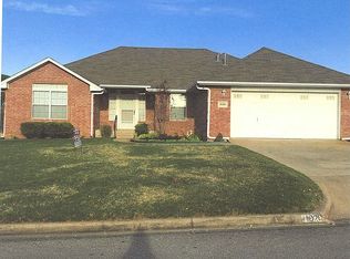 1920 Red Oak Dr, Ardmore, OK 73401