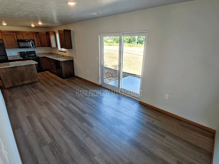 Sundance Ridge / Hitching Place — Photo 14
