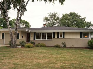 5515 Leroy Ln, Greendale, WI 53129