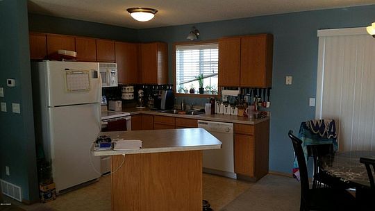 3rd image of 1830 Huntington Ct