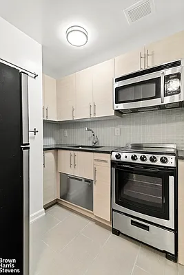 Rented by Brown Harris Stevens | media 8