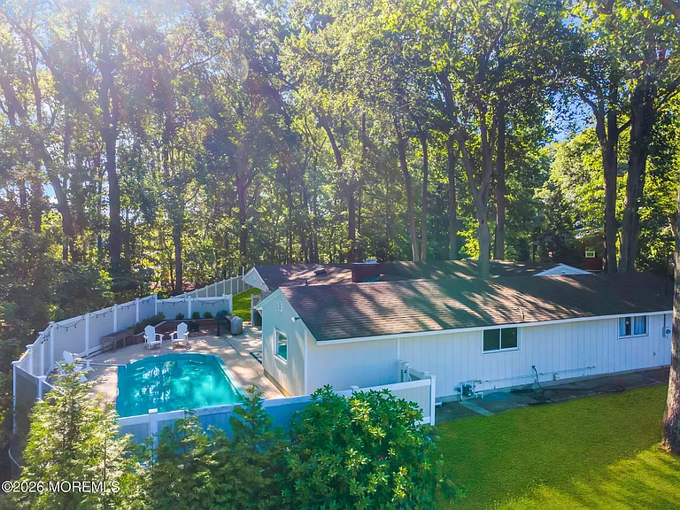 10 Woodland Ter — Photo 35