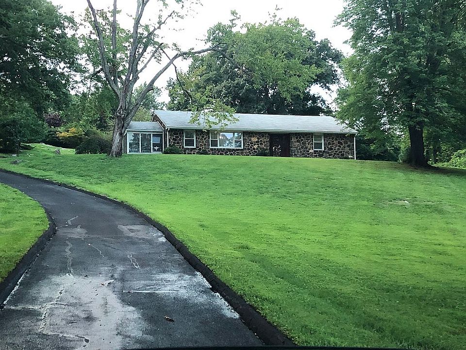 2nd image of 1279 Old Baltimore Pike