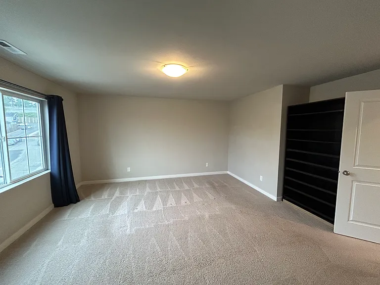 1403 S 281st St — Photo 3