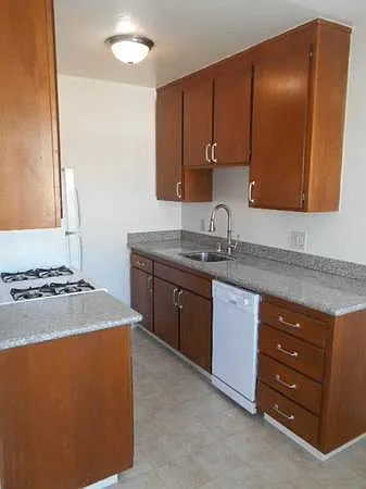 1841 Salem Avenue — Photo 4