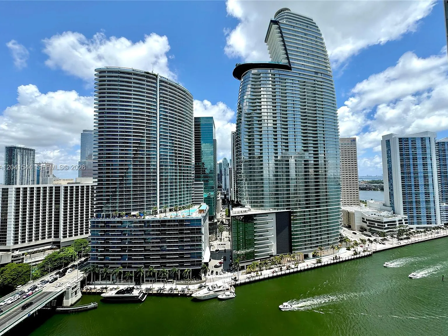Iconbrickell Condo No 1 — Photo 2