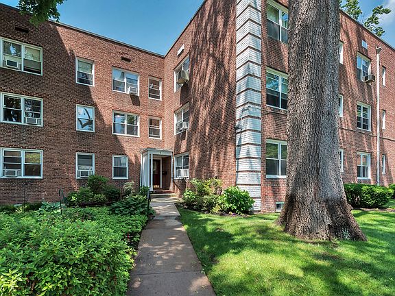 2nd image of 1 Edwards St APT 2A