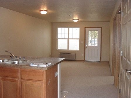2nd image of 2418 39th St APT 302