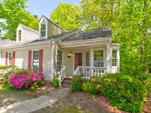 1212 Harwich Ct, Raleigh, NC 27609