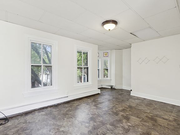 5th image of 113 King St APT 3