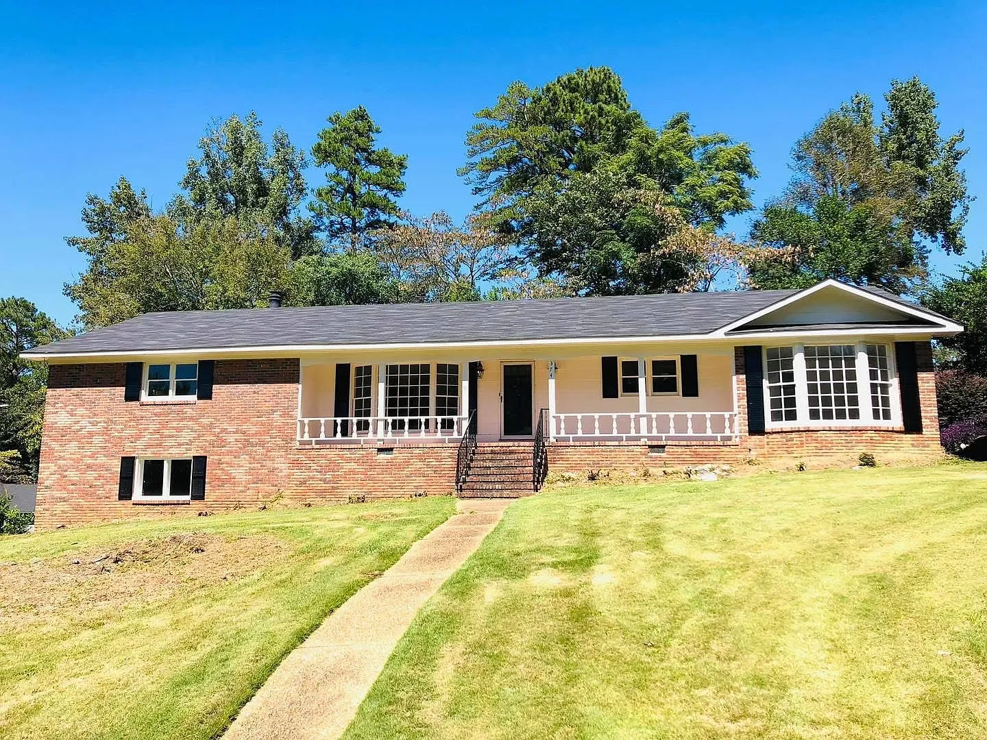 4 bed, 2548 sqft, $2,500 — Photo 1