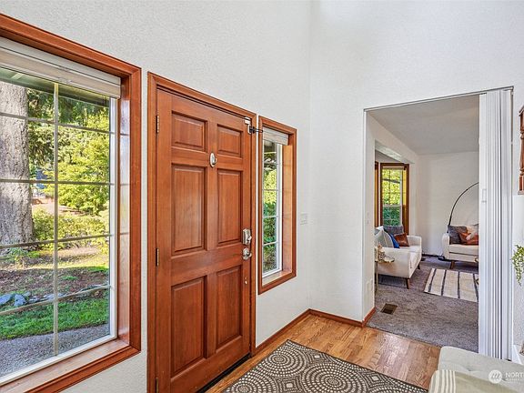 2nd image of 16405 87th Avenue E