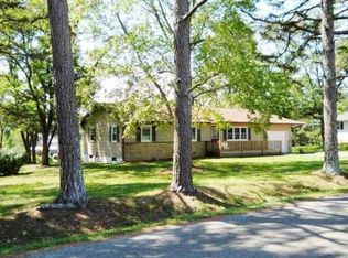 108 W 10th St, Willow Springs, MO 65793