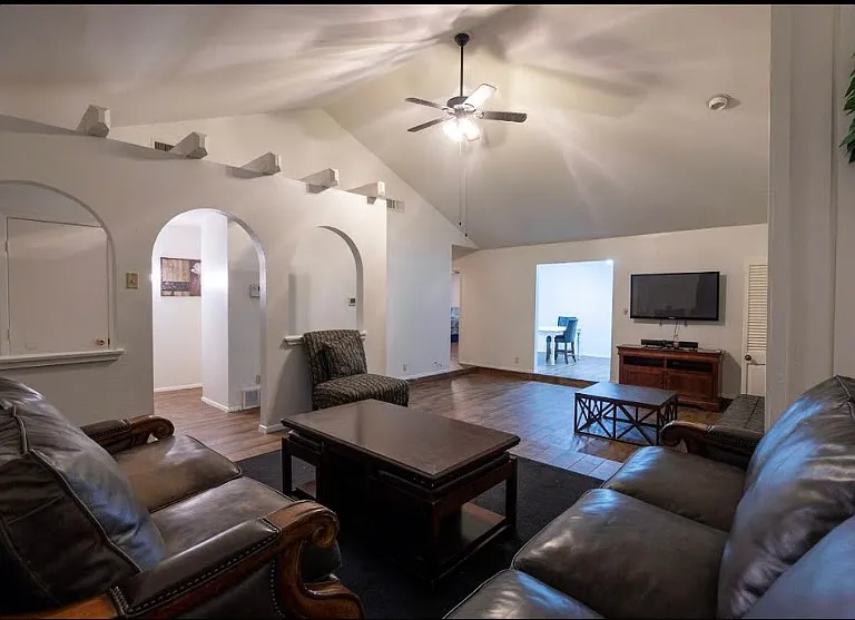 8302 El Retiro Dr — Photo 13