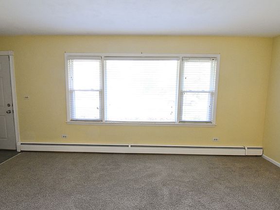 5th image of 377 Heather Ave