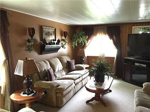 5th image of 31 Wheaton Dr