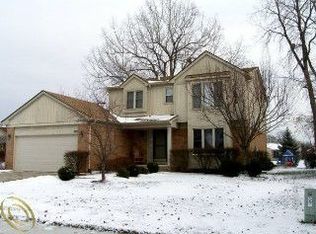 1800 Hillman Dr, Troy, MI