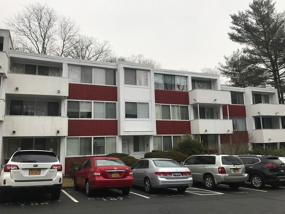 1st image of 303 Colony Dr