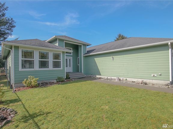 3rd image of 264 Overlake St NE