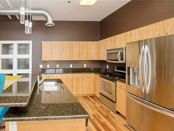 5th image of 175 2nd St S APT 806