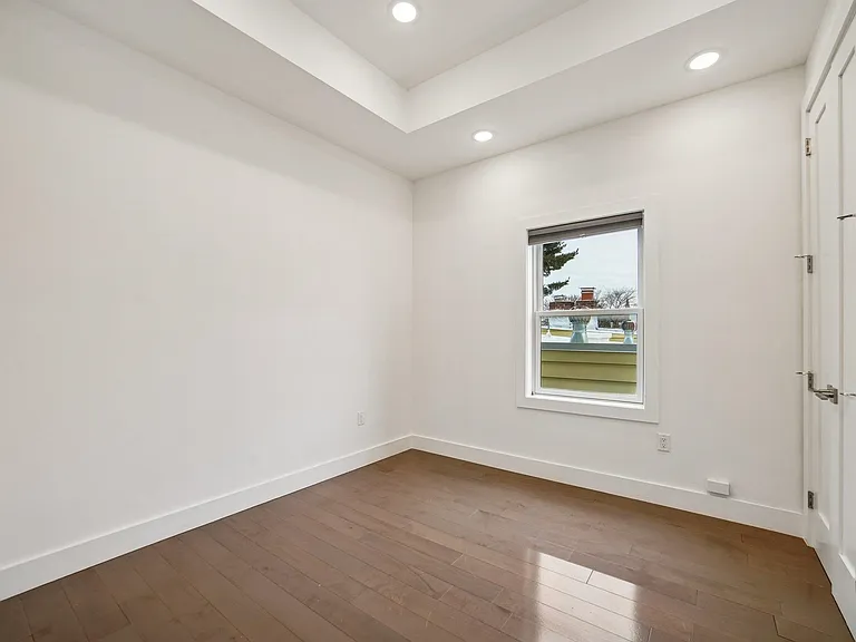 46 Carlton Ave #B — Photo 14
