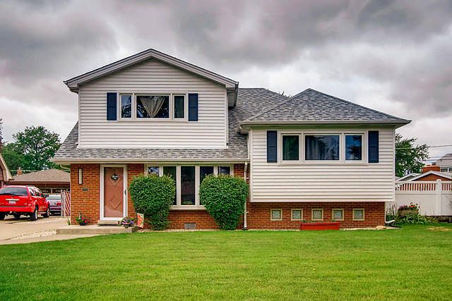 1st image of 10606 S Leclaire Ave