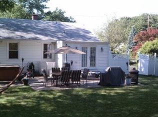 1203 Simmons Dr, Rockville, MD 20851