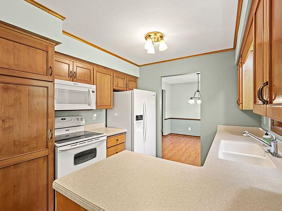 2nd image of 7830 W Oakbrook Cir