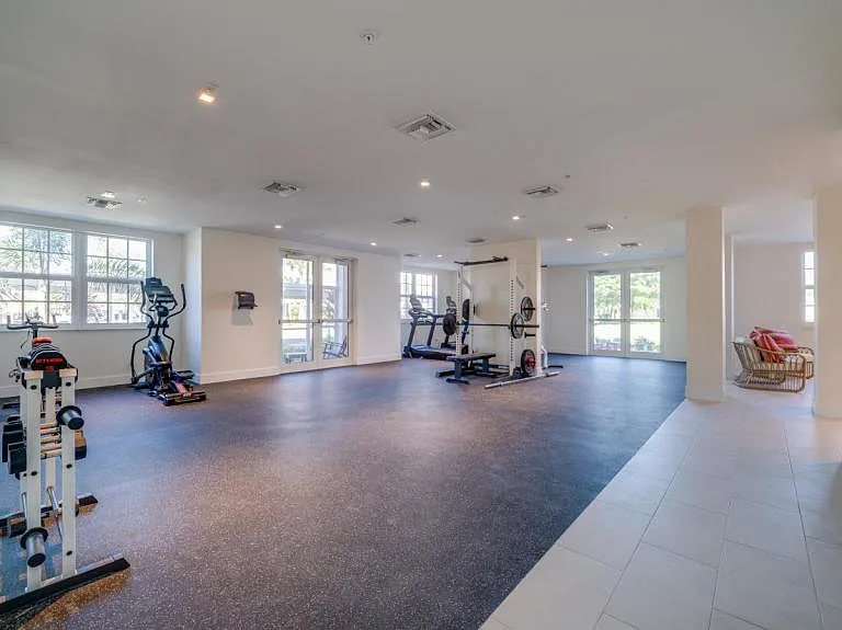 15901 Royal Pointe Ln #307 — Photo 6