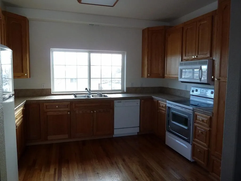 12051 W 63rd Pl — Photo 3