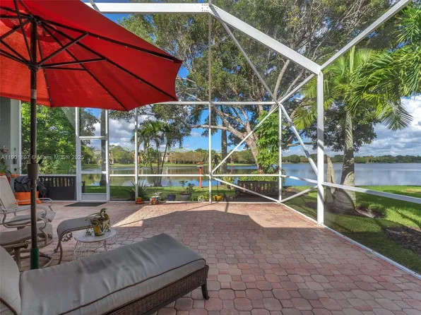 302 NW 120th Dr, Coral Springs, FL 33071