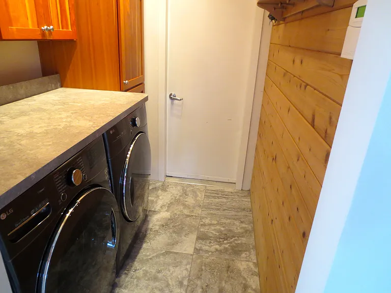 312 E Montauk Hwy — Photo 11