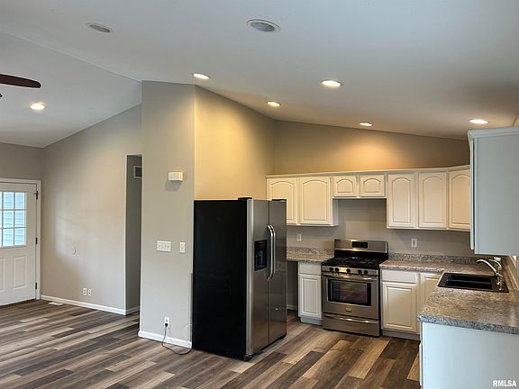 3rd image of 5210 W Vale Ct
