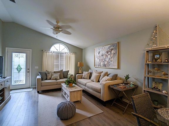 4th image of 1200 NW Lombardy Drive