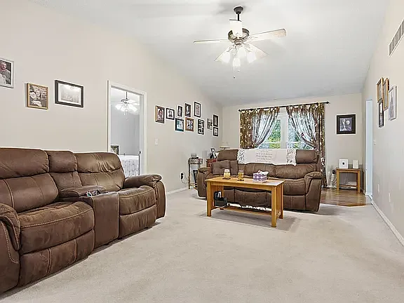 106 Wildflower Pl — Photo 6