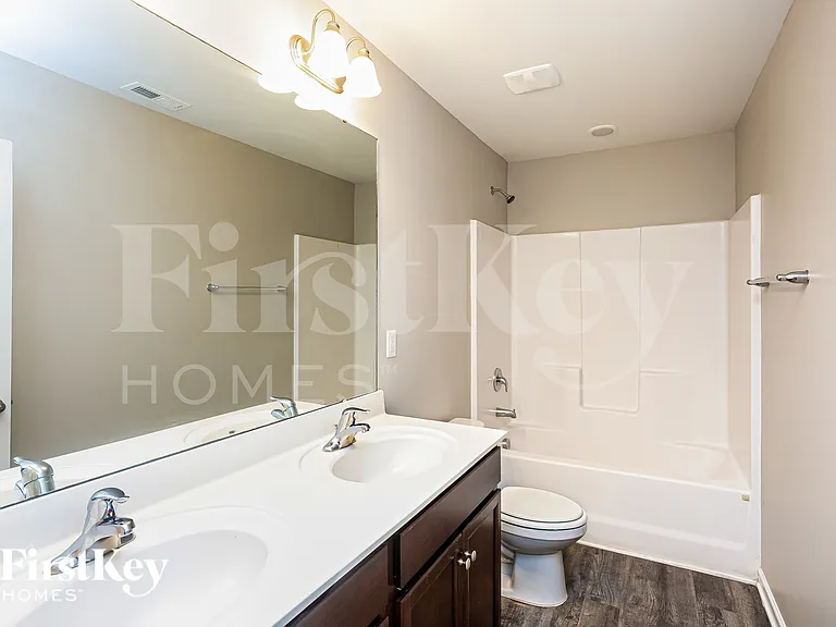 2814 Curbstone Ln — Photo 12