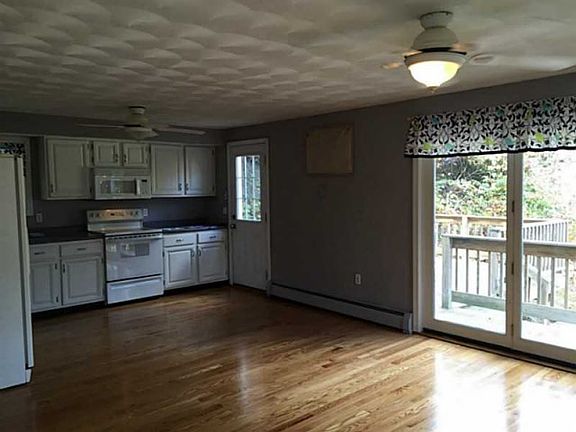 5th image of 7 Boulder Dr