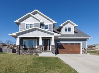 186 Hilltop Dr, West Branch, IA 52358