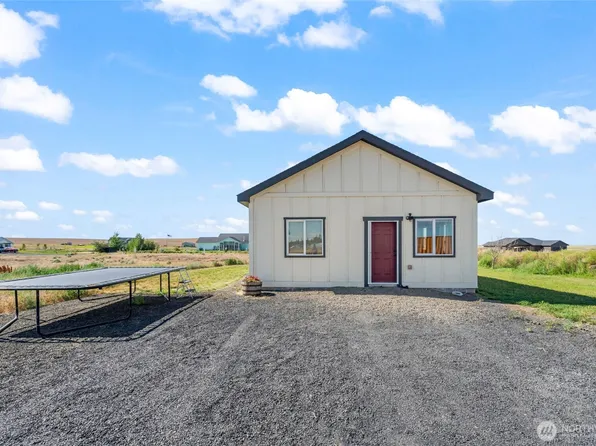 38220 Fitness Lane E, Davenport, WA 99122