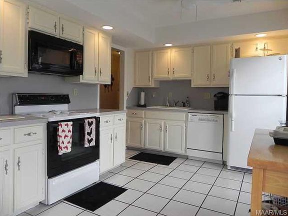 5th image of 3016 Willow Lane Dr