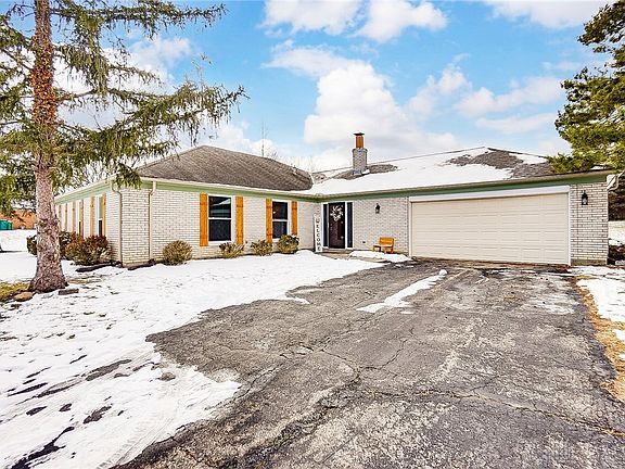 2nd image of 1572 Roamont Dr