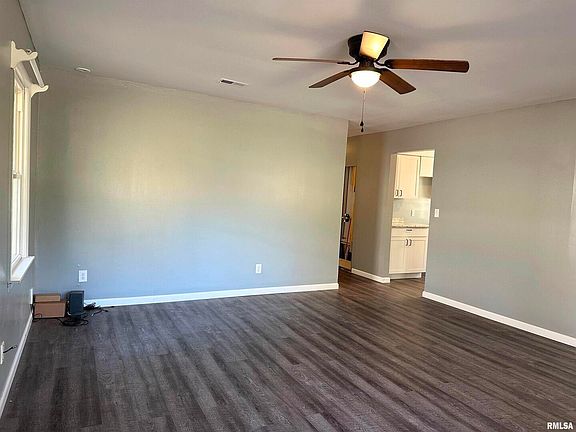 5th image of 423 W Elm St