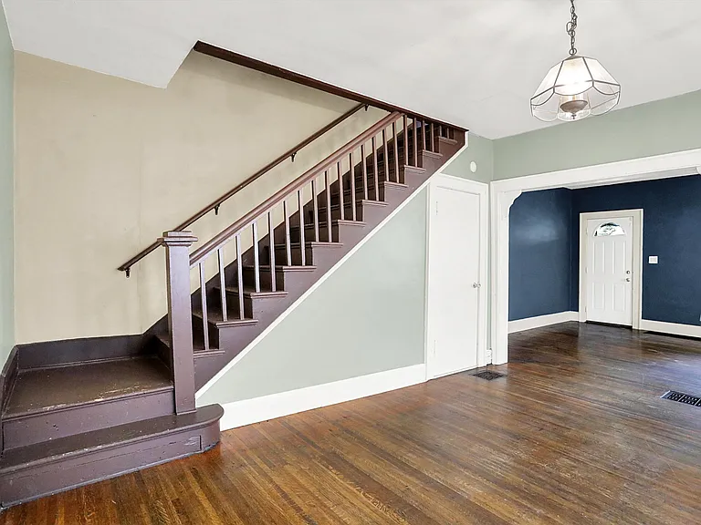 626 N Riley Ave — Photo 11