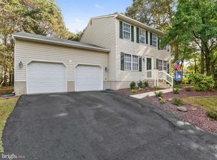 8385 Oak Hollow Dr, Pasadena, MD 21122