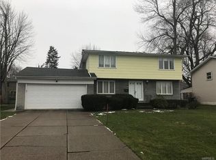 55 Pin Oak Dr, Williamsville, NY