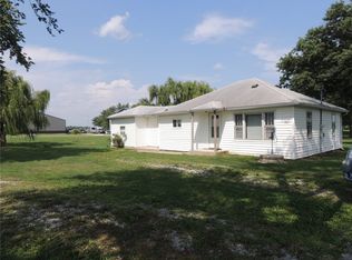 8874 N State Highway 33, Shumway, IL 62461