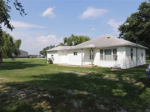 8874 N State Highway 33, Shumway, IL 62461