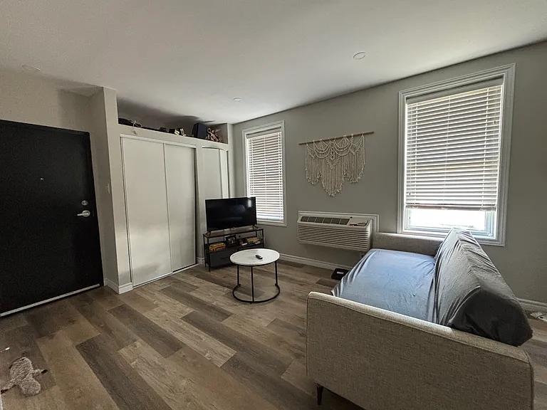 178 Front St N #204 — Photo 4