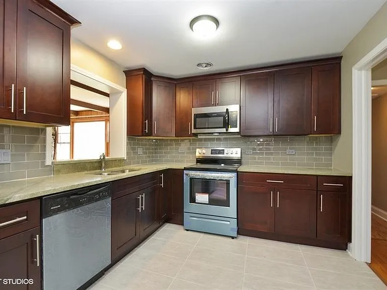 23379 N Forest Ct — Photo 7