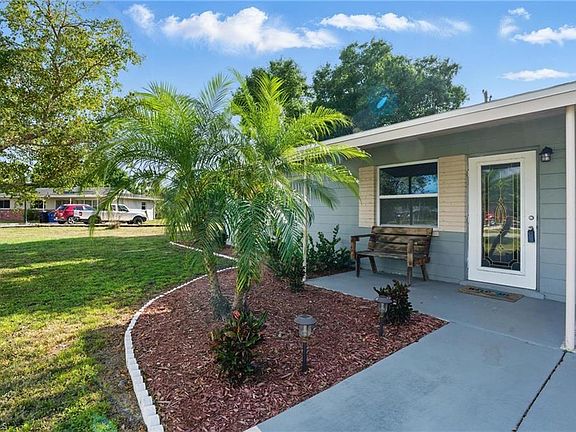 3rd image of 2123 W Gardenia CIR